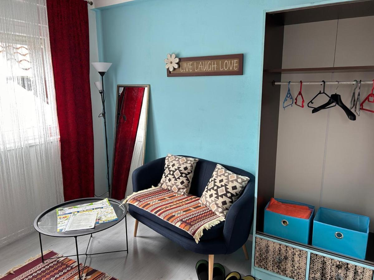 Gate Apartment *